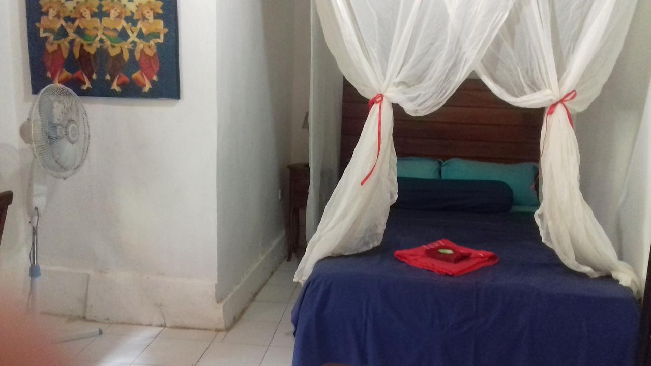 Shalana Homestay- Formerly Teka Teki House スミニャック エクステリア 写真