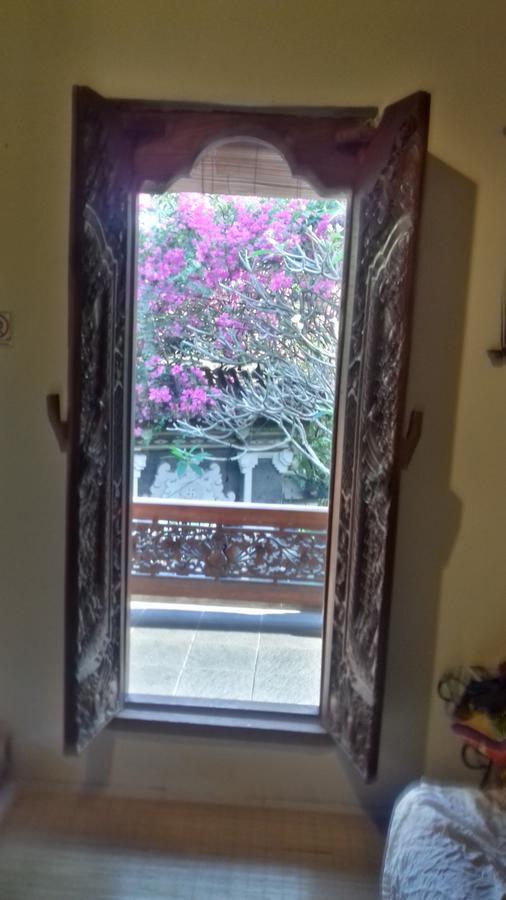 Shalana Homestay- Formerly Teka Teki House スミニャック エクステリア 写真