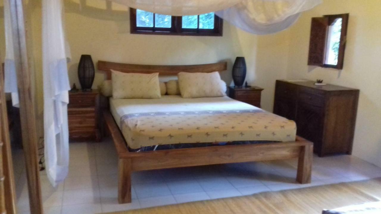Shalana Homestay- Formerly Teka Teki House スミニャック エクステリア 写真